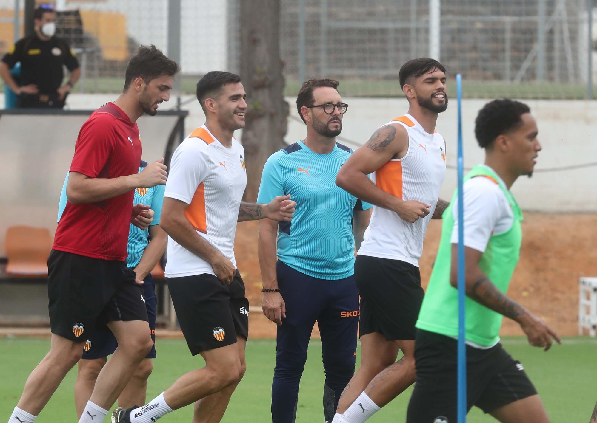 Entrenamiento en dos grupos para el Valencia CF