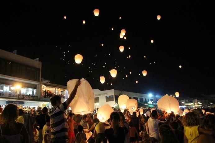 Suelta de los farolillos en Playa Blanca 2017