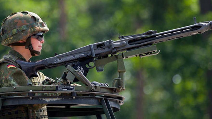 Un soldado alemán, durante unas maniobras.