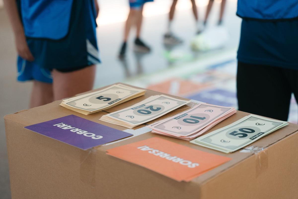 Juego de educación financiera, porque en Caixa Ontinyent están pendientes del saber de sus clientes