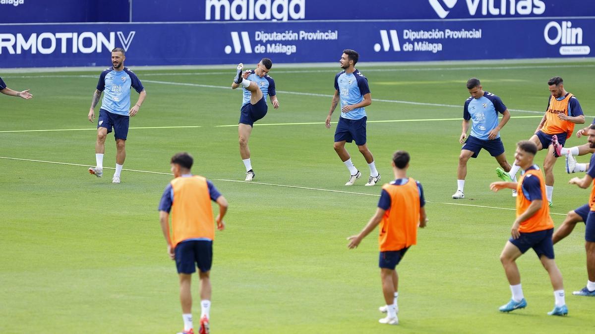 Entrenamiento del Málaga CF en La Rosaleda.