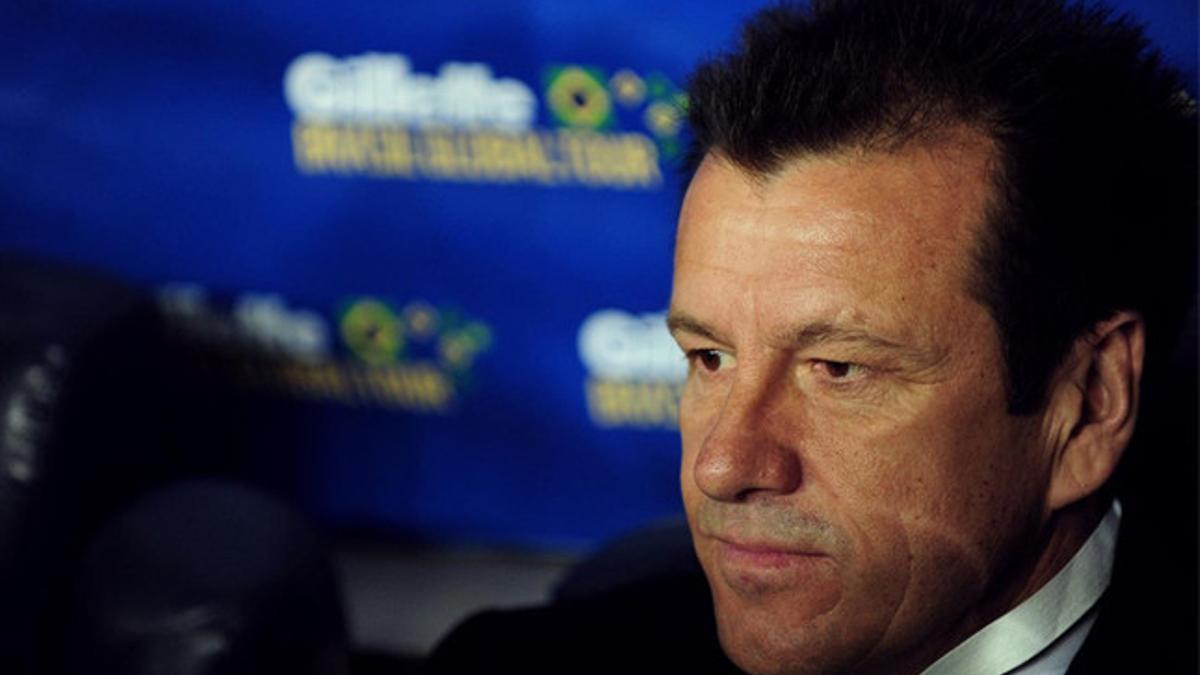 Carlos Dunga, en el banquillo durante el amistoso Turquía-Brasil