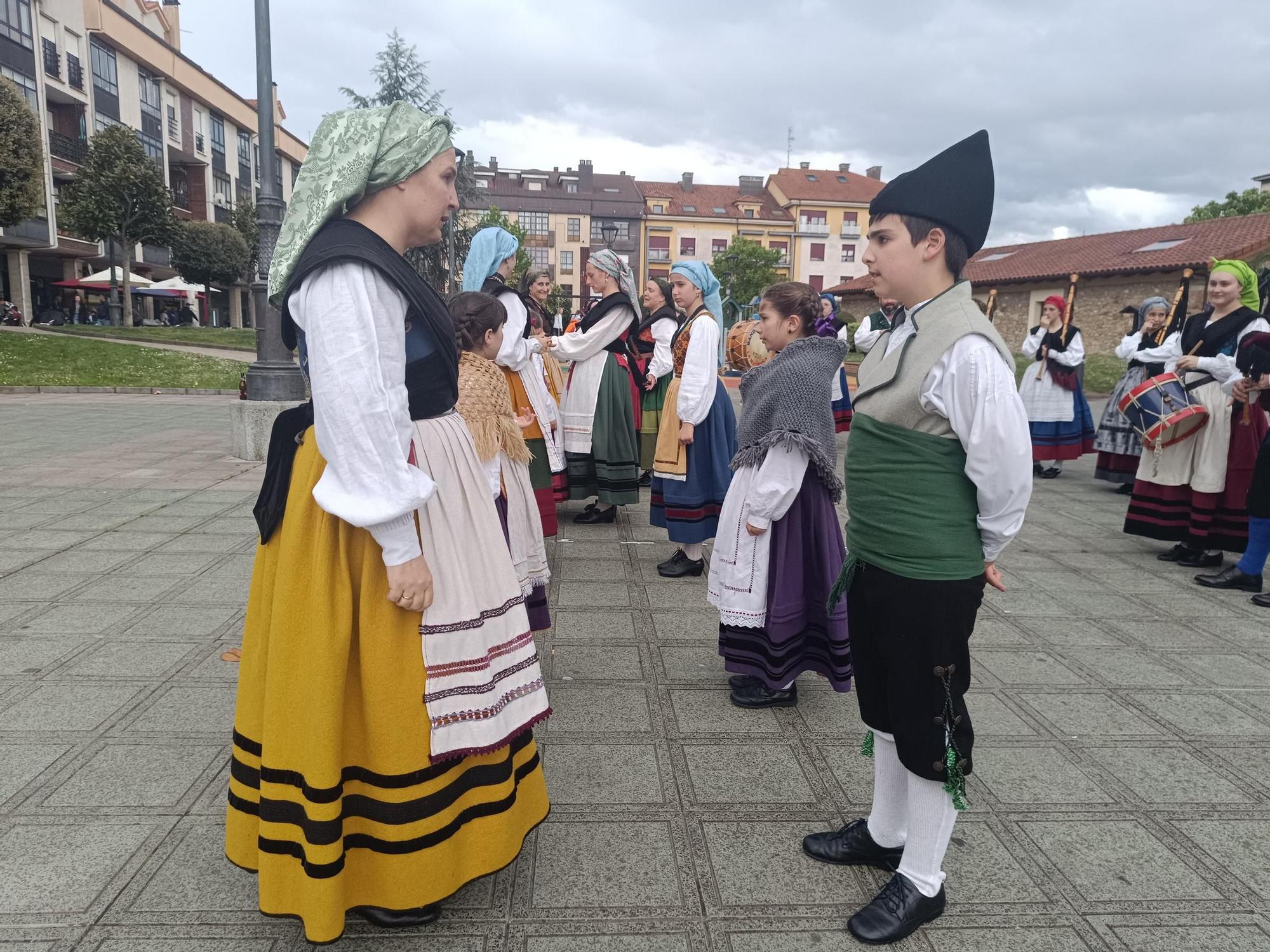 Música y tradición en Llanera para celebrar el Día de les Lletres