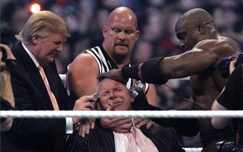 La WWE ha dejado momentos tan icónicos como Donald Trump afeitando al presidente de la compañía, Vince McMahon
