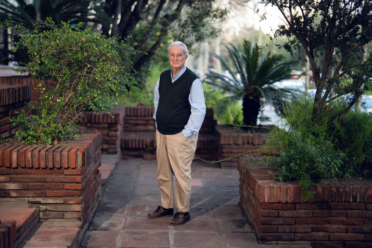 Retratos a Juan Pablo Mitjans, hijo de Francesc Mitjans, primer arquitecto del Camp Nou. Foto: Zowy Voeten / El Periódico