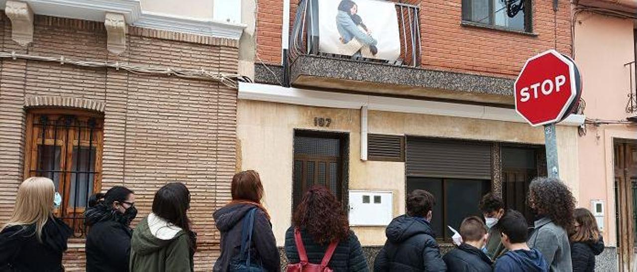 La exposición está en los balcones de Albalat