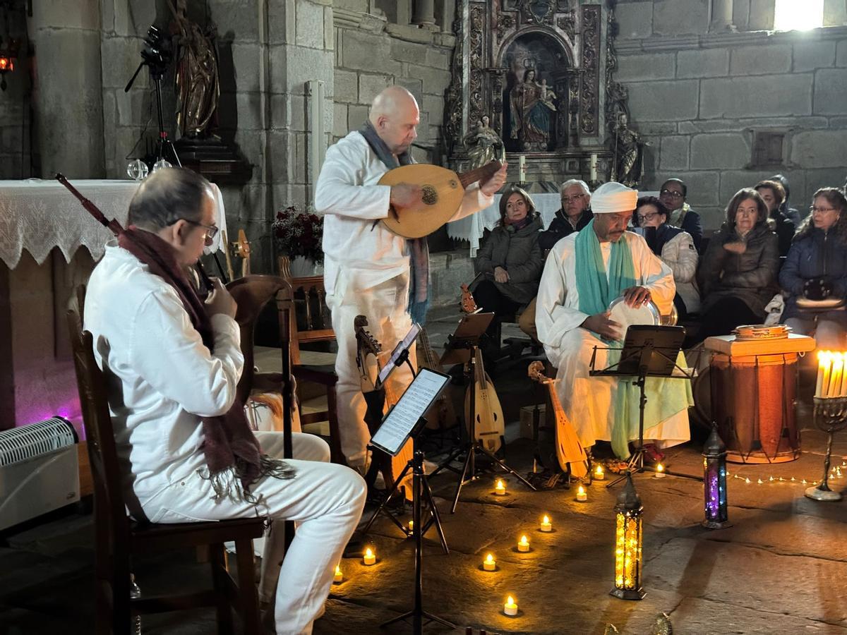 El "Concierto de la Luz" en el monasterio de Santa Marta de Tera.