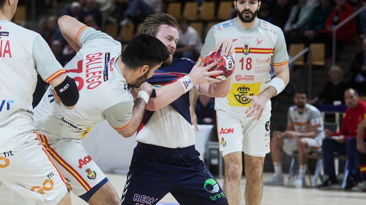 El lesionado Jaime Gallego, con los Hispanos