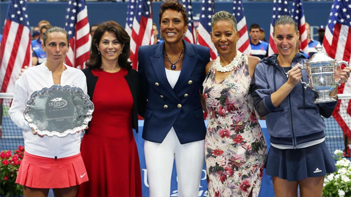 Flavia Pennetta y Roberta Vinci en la entrega de premios del US Open