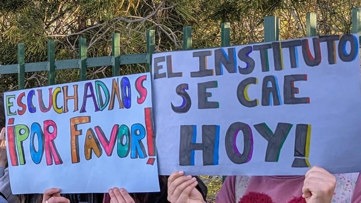 La comunidad educativa del IES Los Colegiales de Antequera pide una solución urgente.