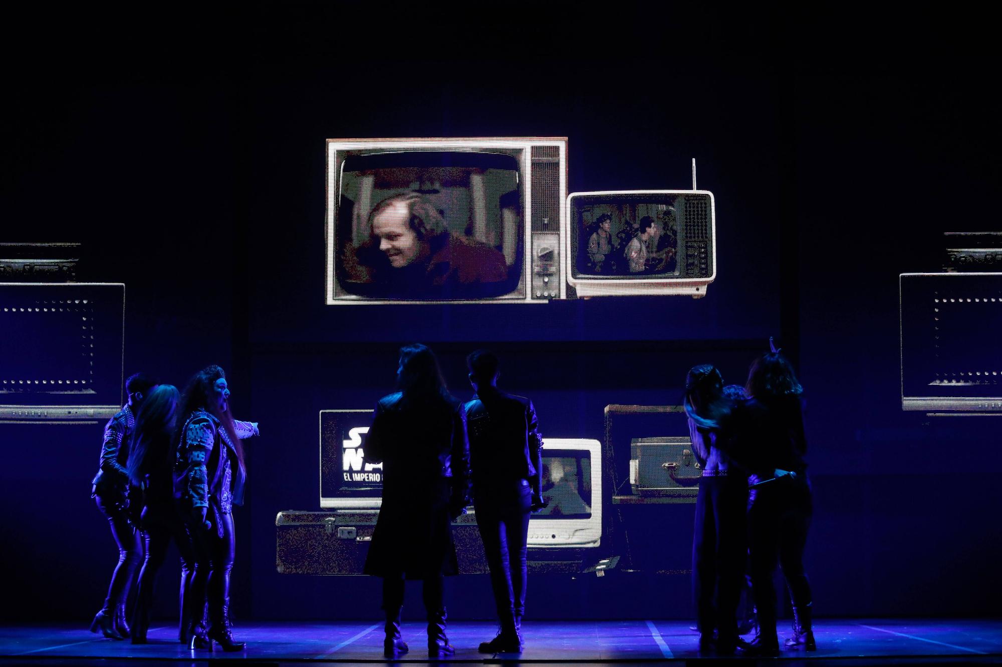 En imágenes: Musical "Cruz de navajas" en el Palacio Valdés de Avilés