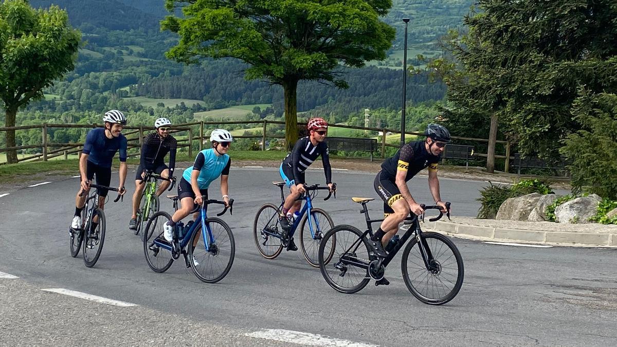 Participants en una sortida del programa Ciclisme a la Cerdanya