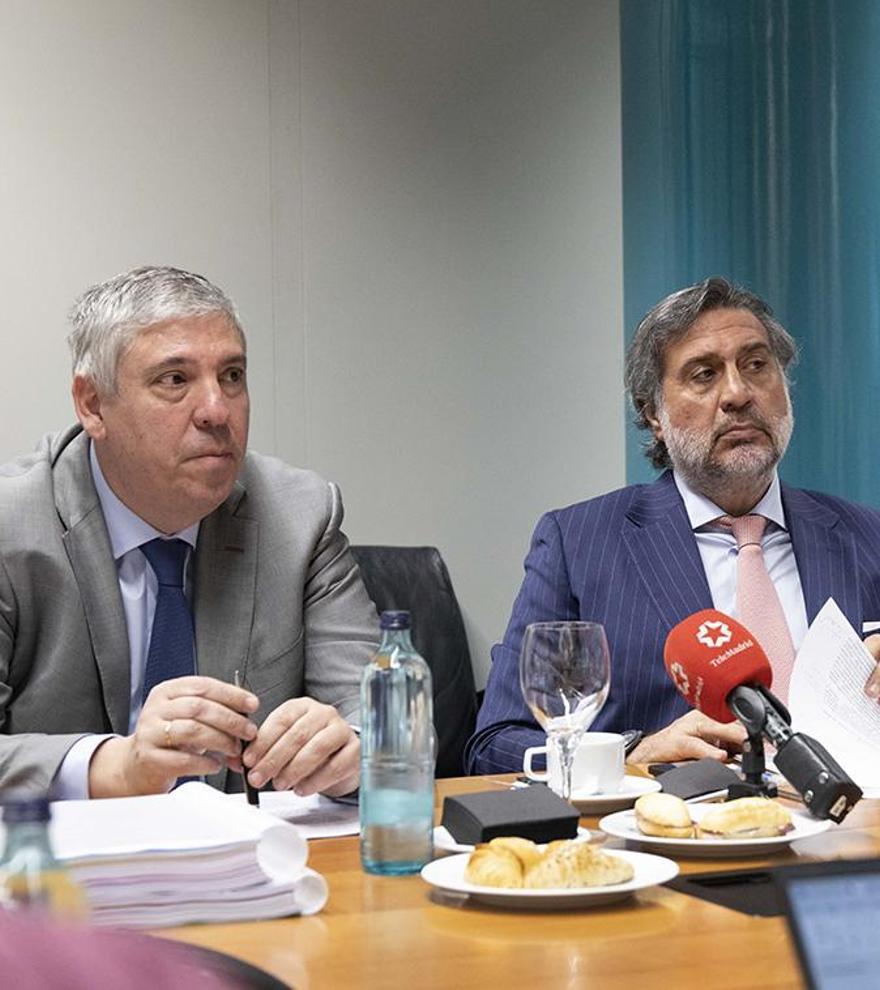 De izquierda a derecha: José Vicente de los Mozos, presidente del Comité Ejecutivo de IFEMA Madrid; Ángel Asensio, presidente de la Junta Rectora, y Daniel Martínez, vicepresidente ejecutivo
