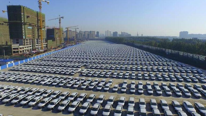 Coches de Volkswagen en una planta de Chanchung (China). // Reuters