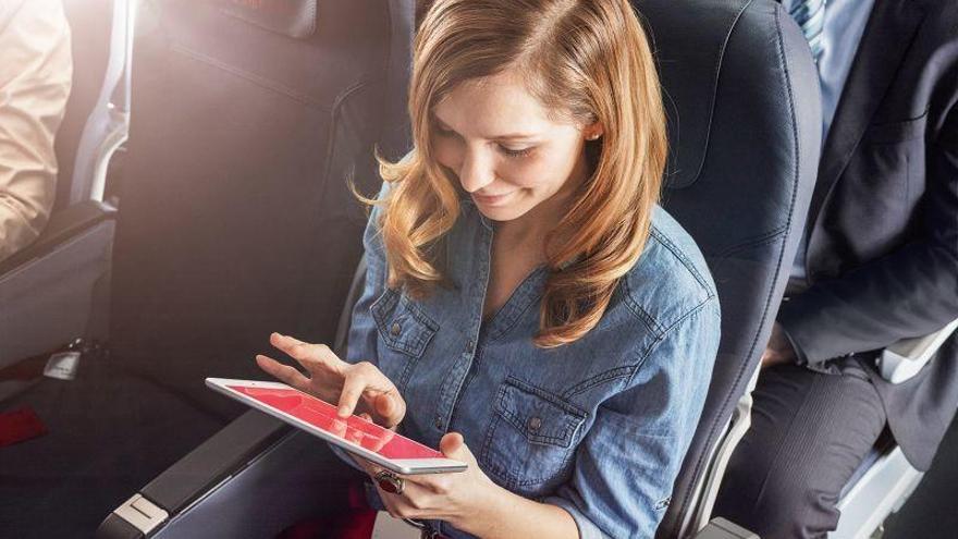 Air Berlin baut das Angebot für Internetzugang an Bord aus.