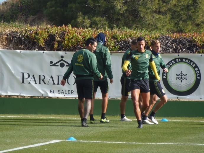 Fotos del entrenamiento de la UD Las Palmas en El Saler (24/01/2019)