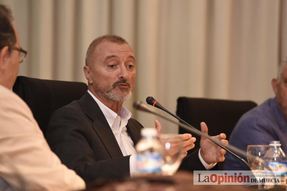 Conferencia de Arturo Pérez Reverte en la UMU