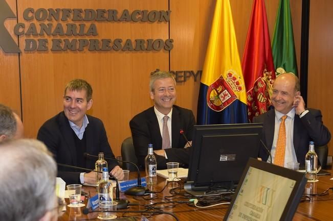 El presidente del gobierno de Canarias, Fernando ...