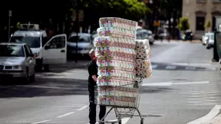 Déjennos papel higiénico