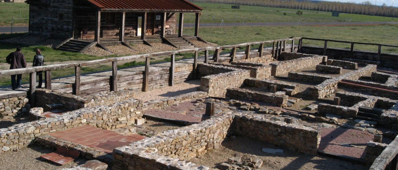 Restos de Petavonium, la ciudad romana surgida en torno al campamento de la Legio X Gemina.