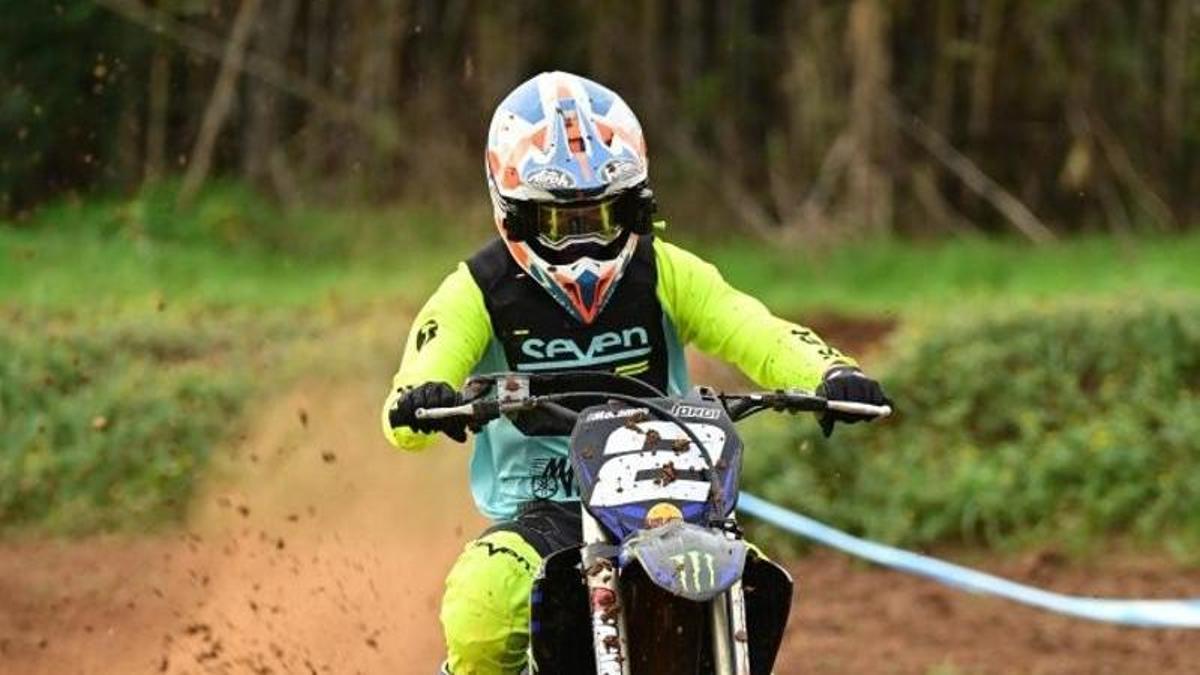 Jordi Planells, de la categoría MX2, durante la competición de motocross