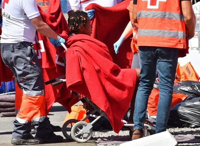 28/02/20 ARGUINEGUIN. MOGÁN. Llegada de migrantes al puerto de Arguineguin después de ser rescatados por un velero. Fotógrafa: YAIZA SOCORRO.  | 28/02/2020 | Fotógrafo: Yaiza Socorro