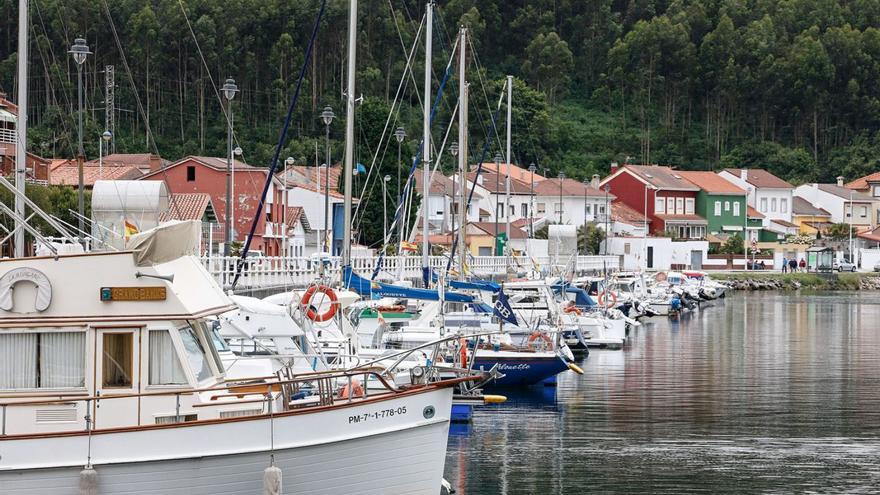 Urgen una escollera que termine de una vez con los sedimentos en el puerto de La Arena