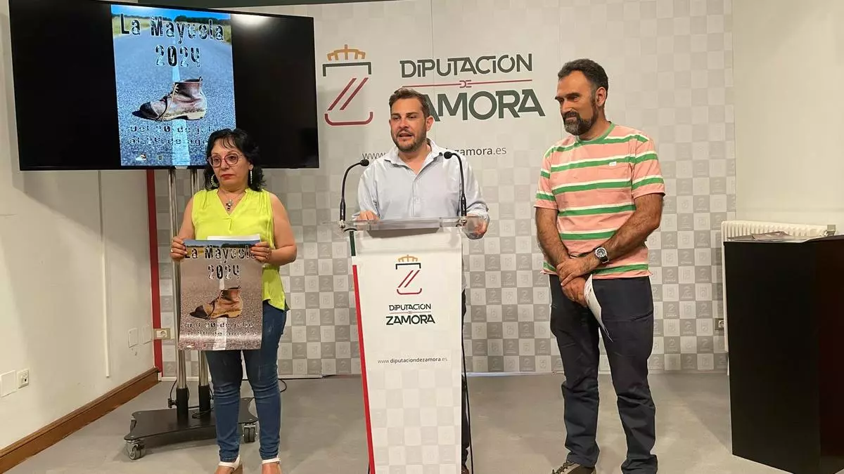 La indumentaria sayaguesa, protagonista del verano cultural de La Mayuela