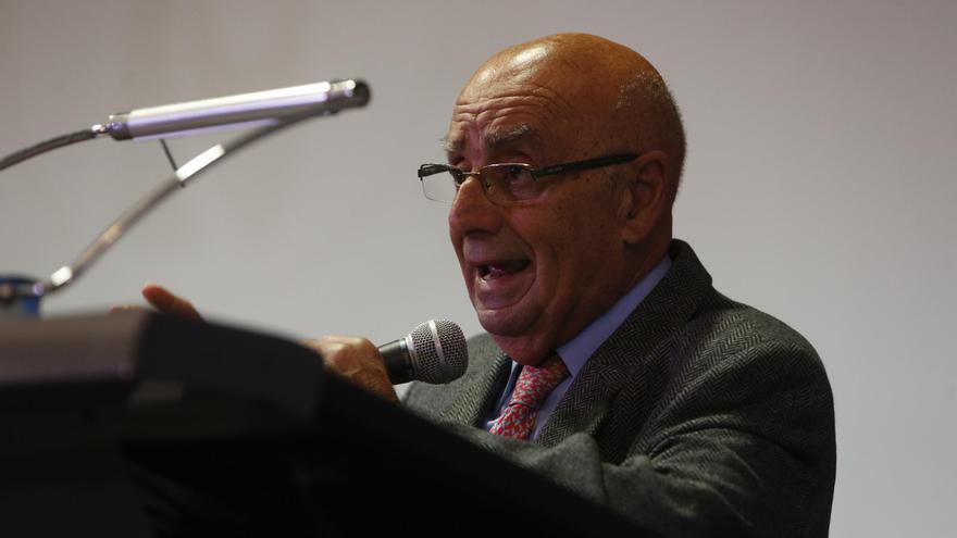 José María Perea comparte sus vivencias periodísticas en la Sede de la UA