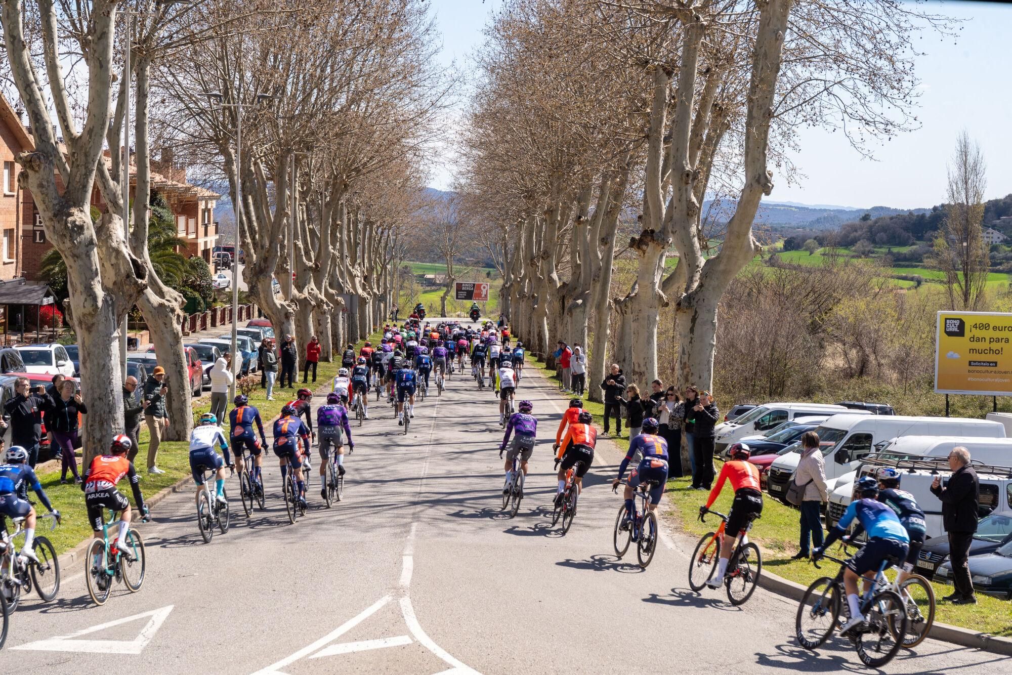 Les millors imatges de la sortida de la Volta a Berga