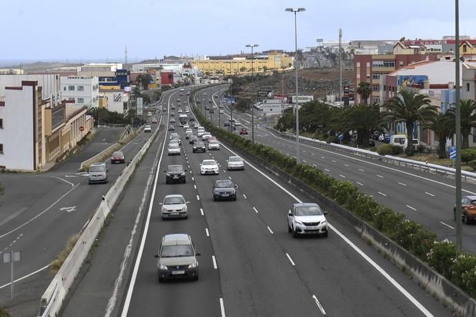 21-04-19 GRAN CANARIA.  AUTOPISTA GC-1. TELDE. Fotos de coches en la autopista. Colas en la autovía de la gente de regreso a casa del sur. Fotos: Juan Castro.  | 21/04/2019 | Fotógrafo: Juan Carlos Castro