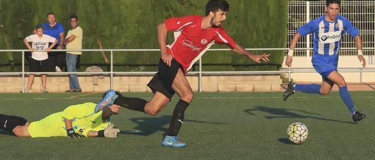 El Racing Rafelcofer se adjudica el derbi ante el CF Gandia, 2-0