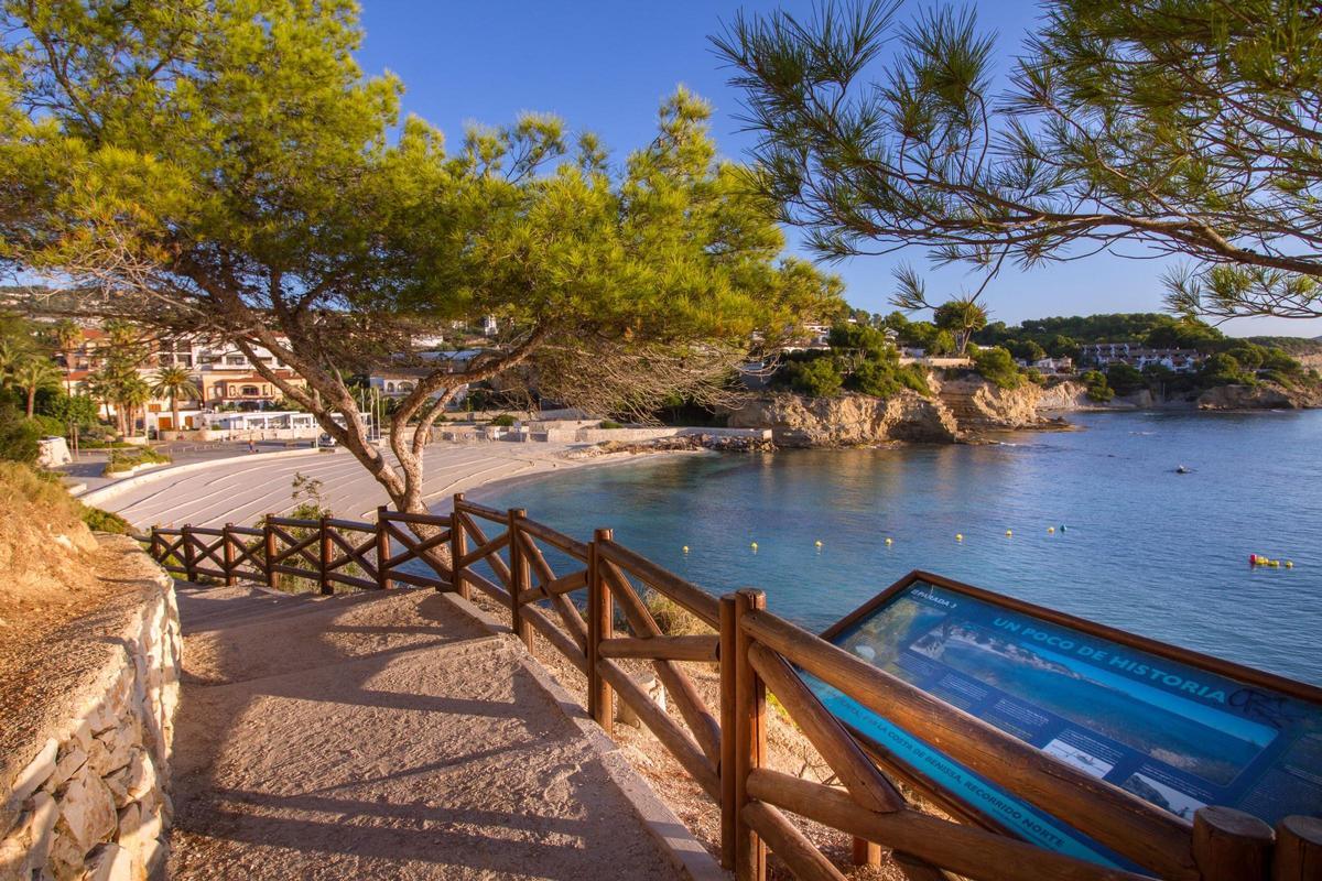 Paseo ecológico en la costa de Benissa.