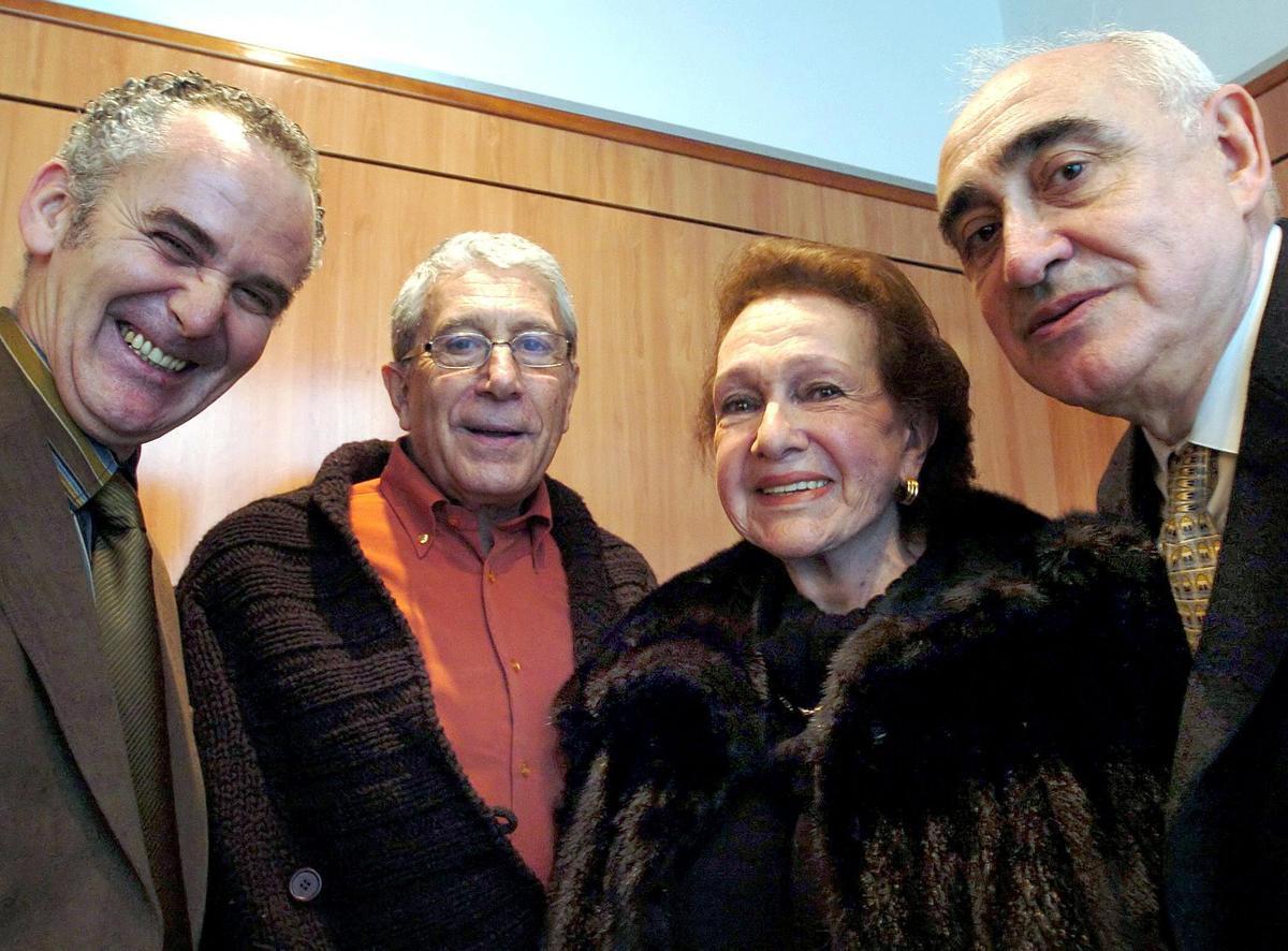 Juanjo Seoane, junto a Amparo Rivelles, Carlos Manuel Díaz y Ángel F. Montesinos.