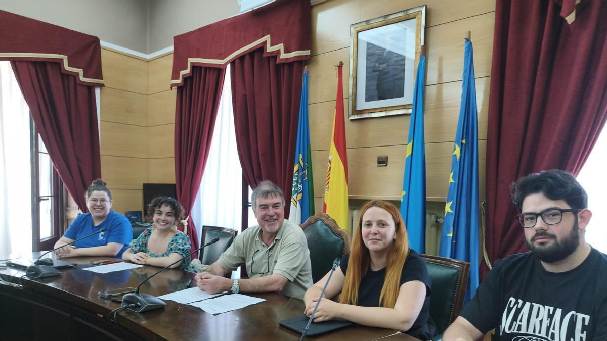La presentación de la campaña en el Ayuntamiento de Langreo.