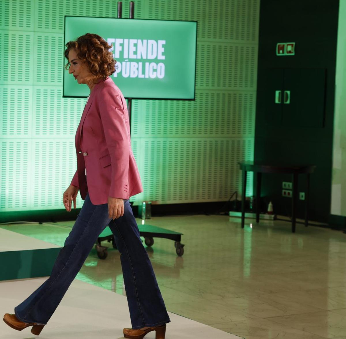 María Jesús Montero, anoche en la sede del PSOE andaluz. | ÁLEX ZEA