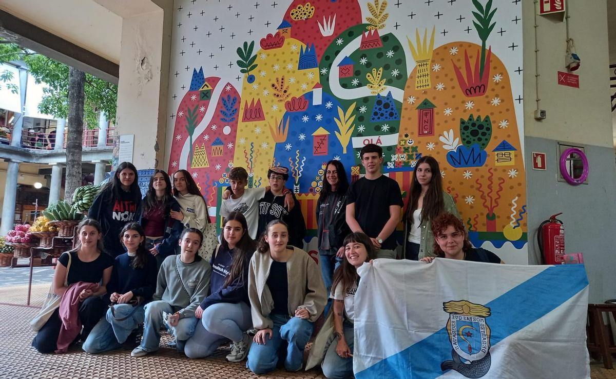 A comitiva do instituto cruceño, en Funchal.