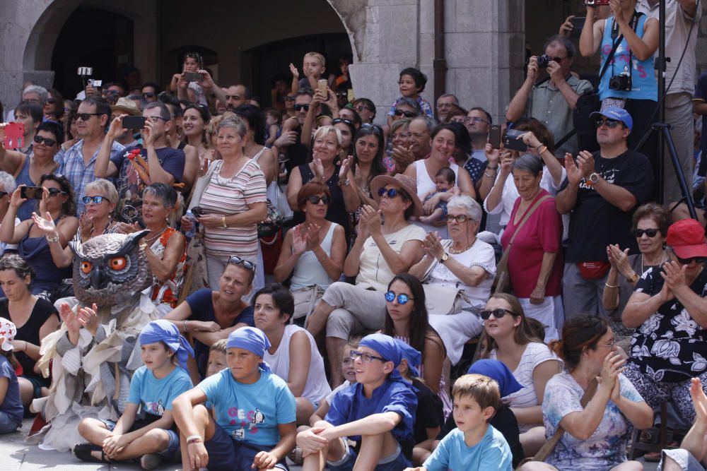 L''Àguila torna a la cercavila de Sant Genís a Torroella de Montgrí