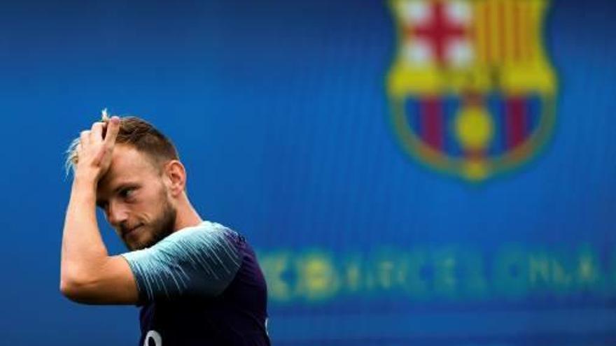 Rakitic en un entrenament a la Ciutat Esportiva Joan Gamper