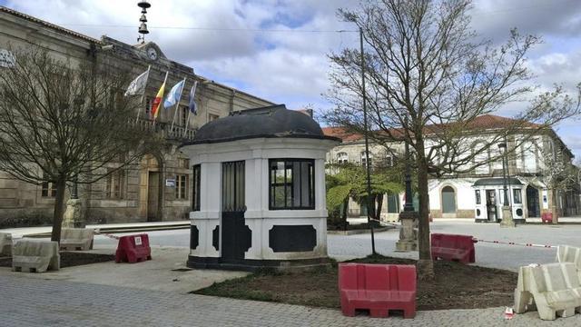 La Plaza de la Inmaculada de Tui muestra su nueva imagen | J. BERNÁRDEZ