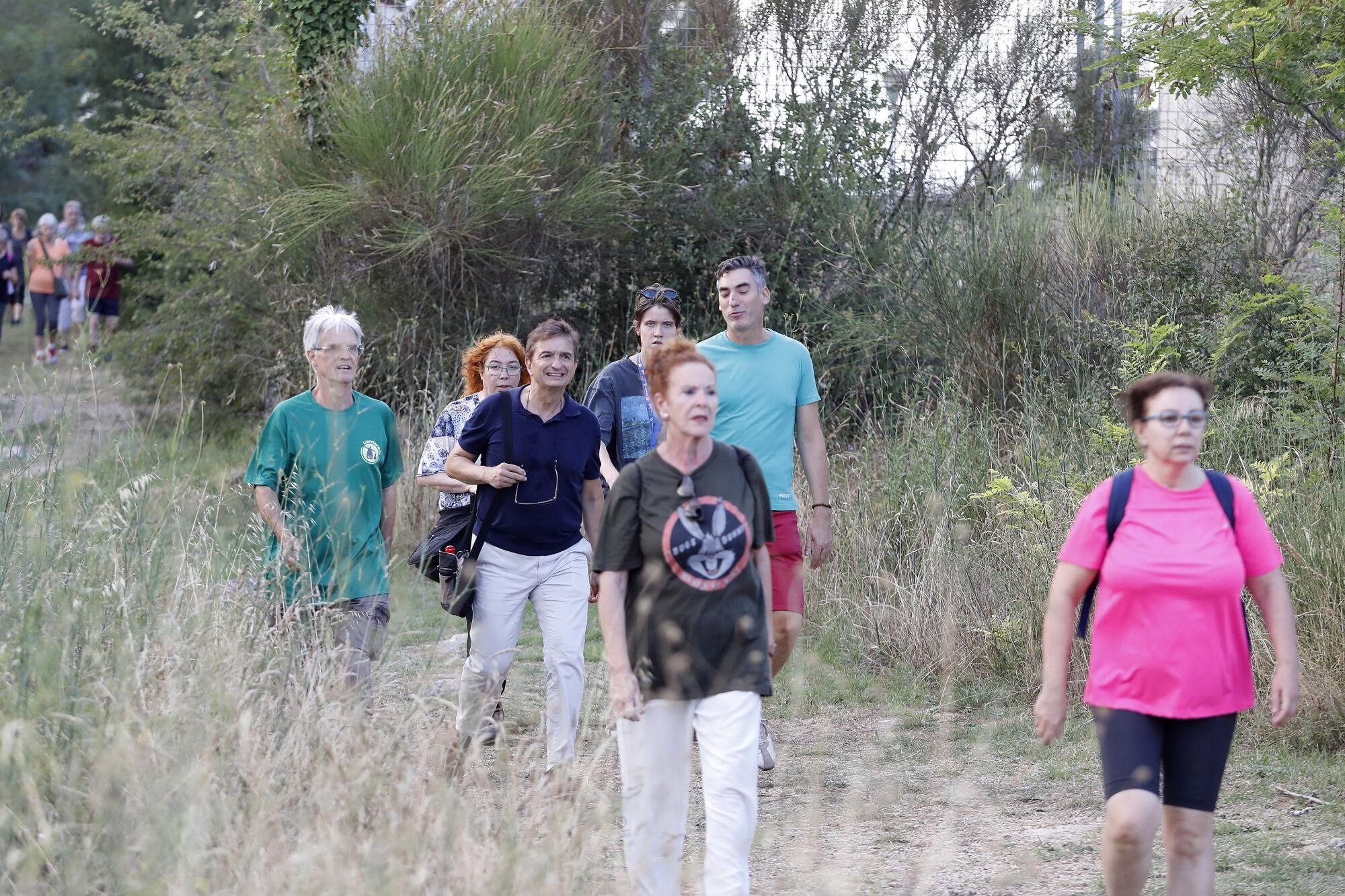 Girona. Esplanada Piruli. Acte prevencio d'incendis. Els veins recorden el gran incendi del parc de les Pedreres de fa deu anys.