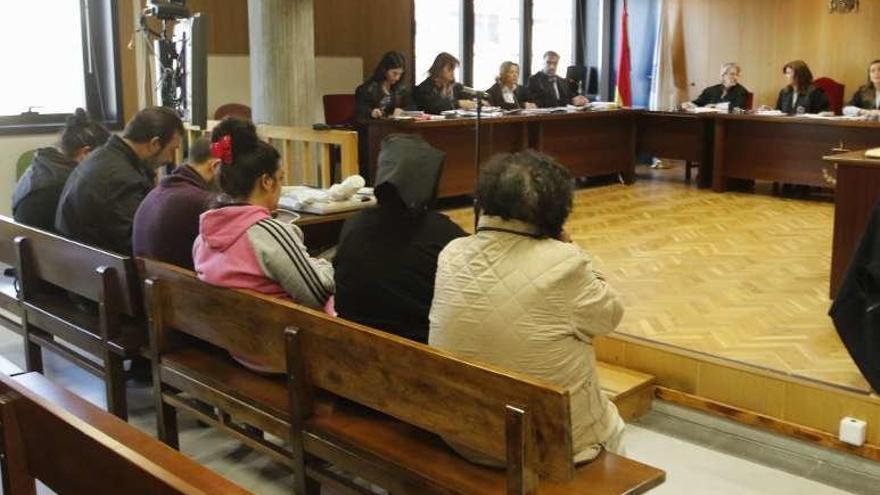 El &quot;clan de la Ferrería&quot; de Vigo liderado por dos mujeres niega la venta de drogas