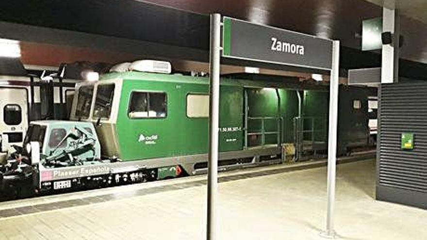 Imagen de la estación de Zamora, en una jornada de pruebas de la nueva línea.