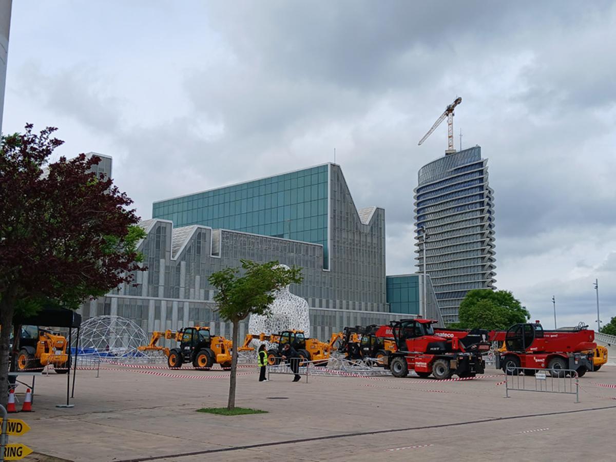 El rodaje ha tomado la zona de la Expo de Zaragoza.