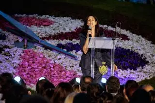 Pregón de las Fiestas de Mayo a cargo de Marta González de Vega, en el reloj de Flores del García Sanabria
