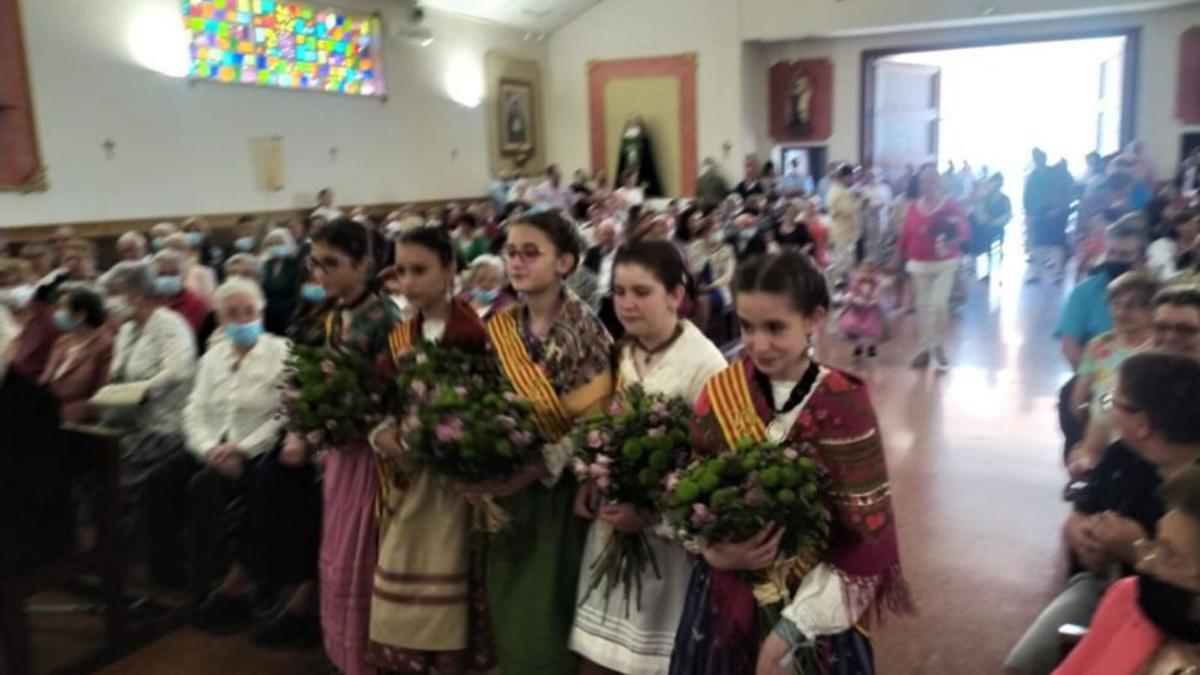 Hubo procesión hasta la iglesia donde se celebró la misa baturra. | SERVICIO ESPECIAL