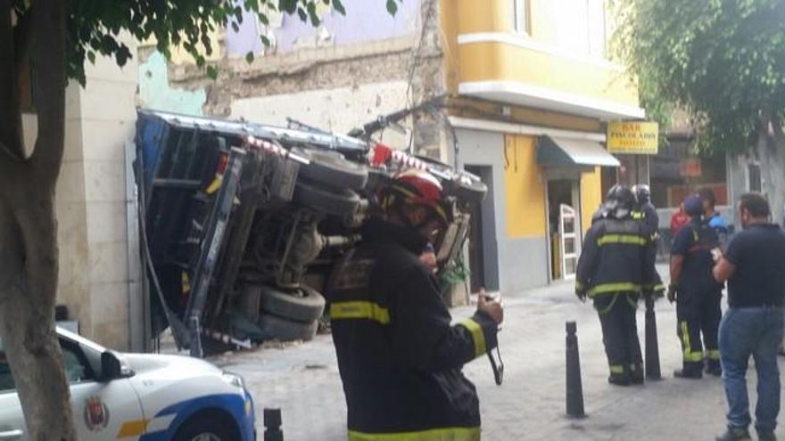 Vuelco de camión en Franchy Roca