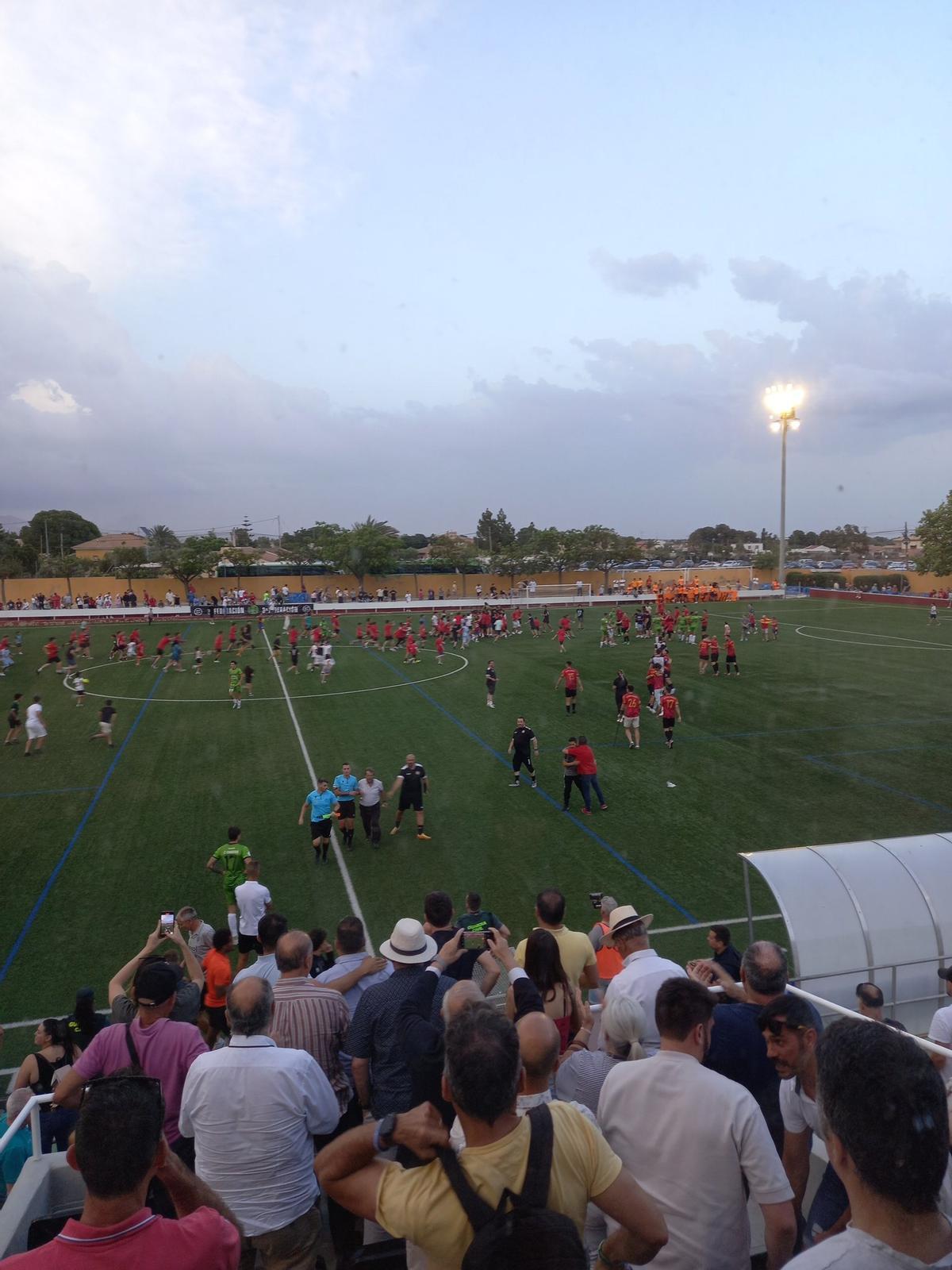 Jugadores y aficionados celebran la clasificación para la final