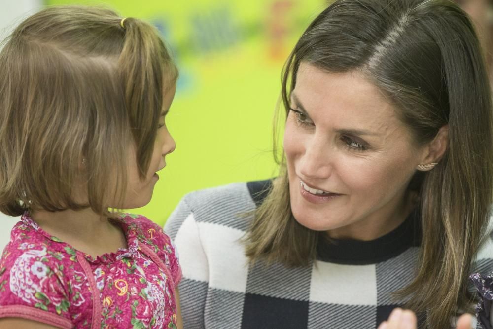 Visita de la Reina al colegio Baudilio Arce