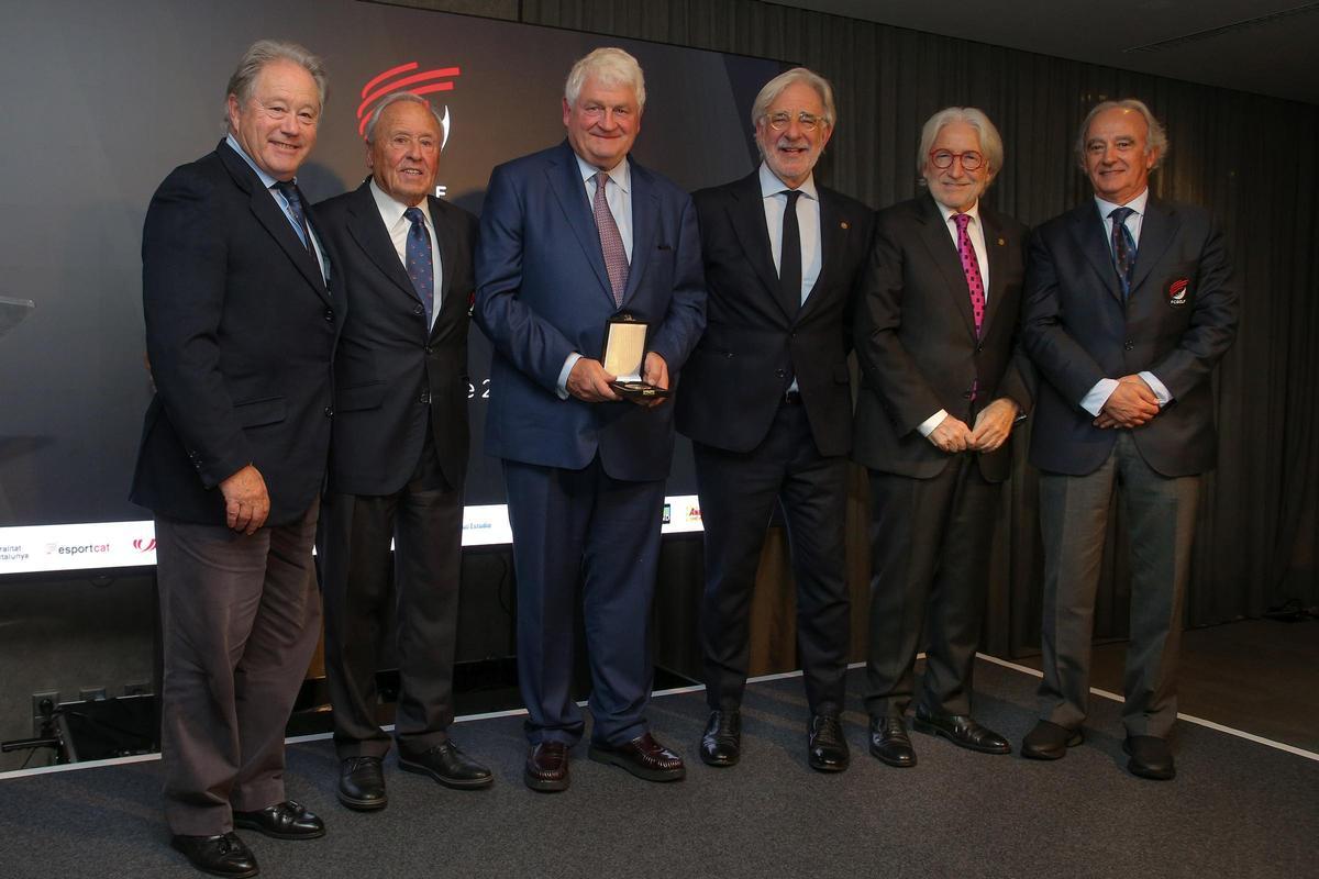 Sánchez Llibre, presidente de Foment, junto a Denir O'Brien, propietario de Camiral, y Emili Cuatrecasas, impulsor de la Ryder desde Empordà Golf